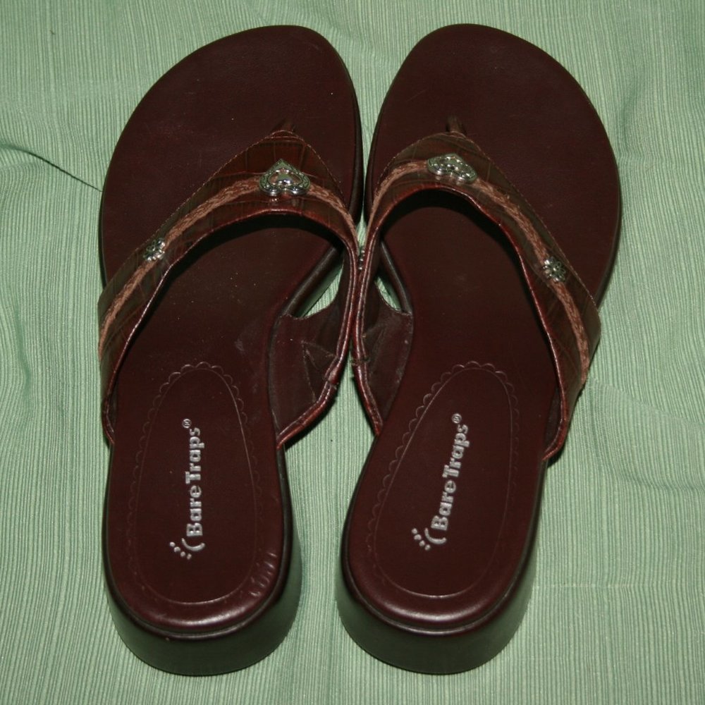 Brown Bare Traps sandals 8 1/2